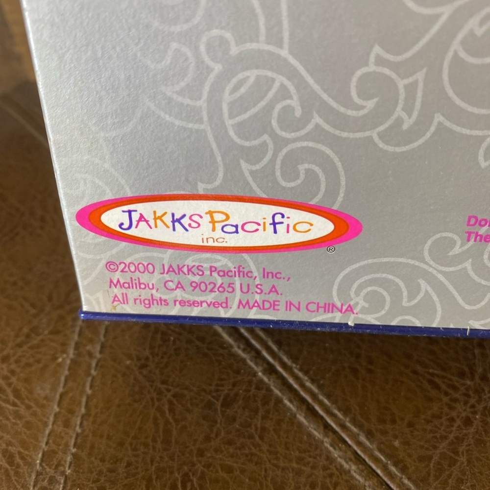Holiday Elegance 2000 Toys R Us Exclusive Jakks Pacific Fashion Doll Vintage Y2K - Picture 9 of 16